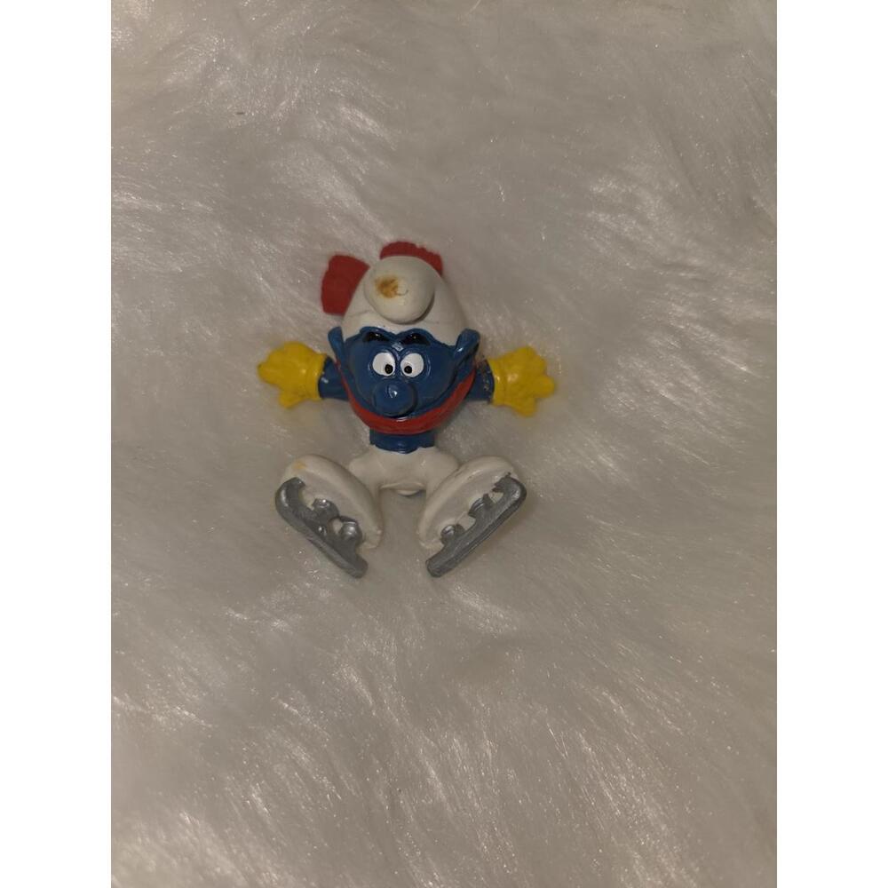 Vintage Ice Skating Smurf Figurine Toy